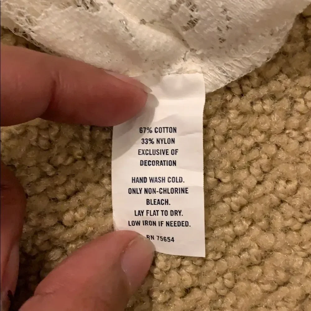 🔴 White lace top - Picture 3 of 6